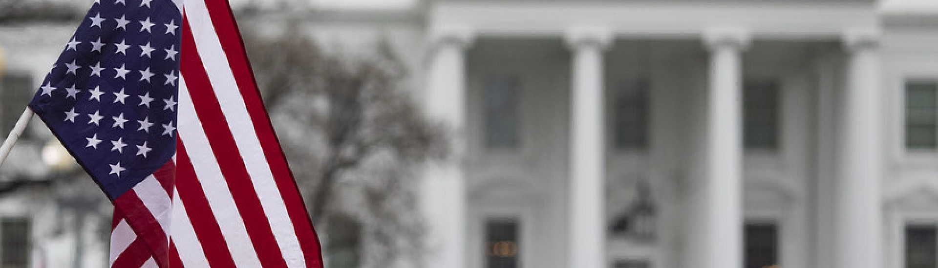 Суд обязал Трампа вернуть доступ в Белый дом журналистам CNN, MSNOW и Politico