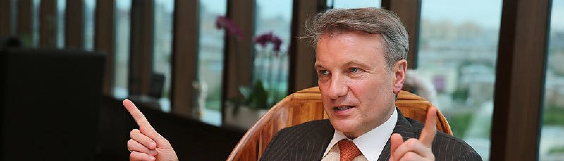 Греф положил глаз на Самолет: Воробьевы останутся с носом?