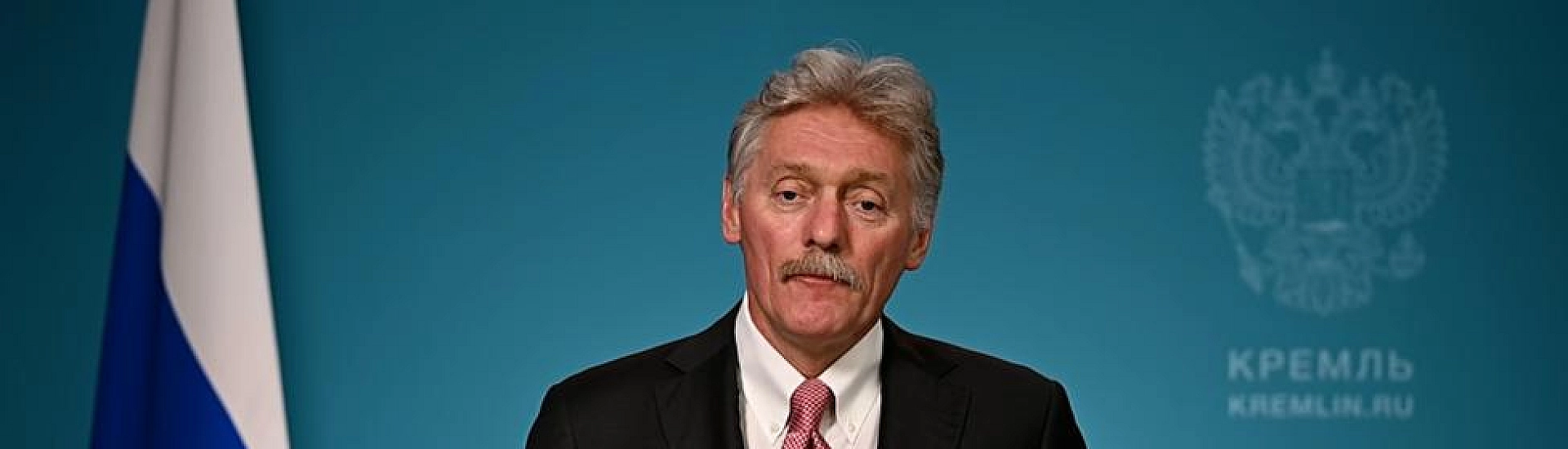 Песков отверг обвинения Эстонии в причастности России к поджогу завода в Таллине