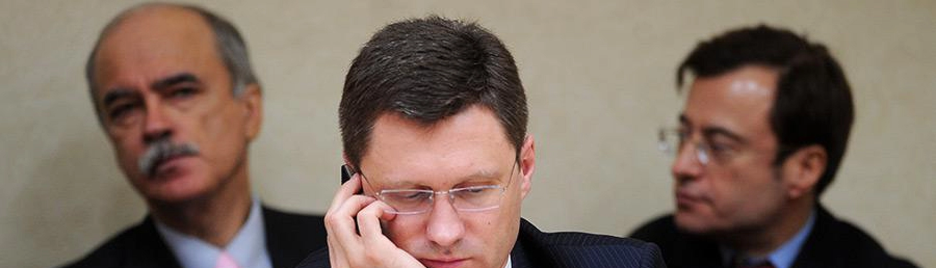Новак поручил ускорить меры по устранению дефицита топлива в регионах