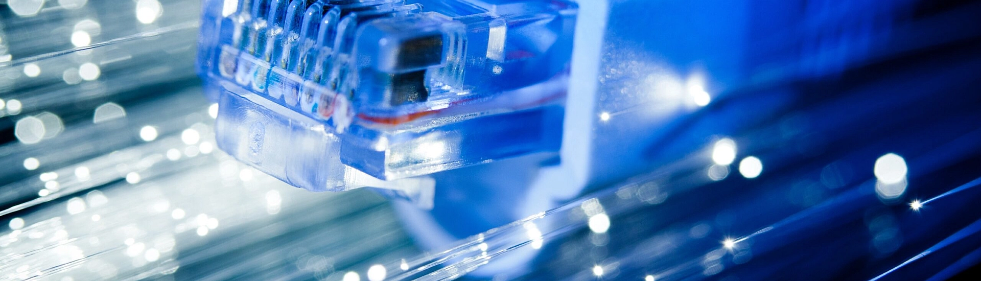 Минцифры предложило обеспечить скорость интернета не менее 1 Гбит/с в каждом многоквартирном доме