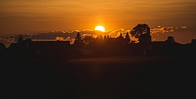 Ученые сообщили о выбросе гигантского протуберанца на Солнце