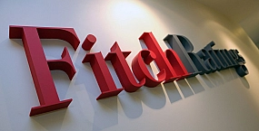 Fitch повысило прогноз цен на нефть Brent и WTI на 2026 год