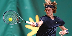 Рублев вышел в третий круг Roland Garros после победы над Карабельи