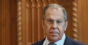 Лавров пообещал регулярные удары России по военным объектам на Украине