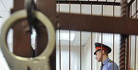 В Нижегородской области вынесли приговор подросткам и женщине за многодневные издевательства над пенсионеркой
