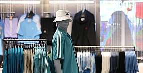 Акции Adidas рухнули на 17 процентов после публикации квартальной отчетности
