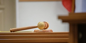 Бывшие полицейские получили до 14 лет за хищение более 30 млн рублей с криптобиржи