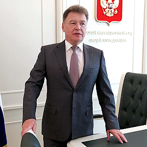 Гостиница по Шмидту выйдет Берлином: кошелек судьи Бондара идет на Москву Гостиница по Шмидту выйдет Берлином: кошелек судьи Бондара идет на Москву