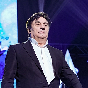 Александр Серов опроверг сообщения о суде по делу о воспитании детей