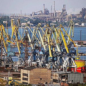В морском порту Мариуполя откроют новый пункт пропуска через границу России