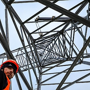 В Херсонской области более 60 тысяч человек остались без света после обстрела