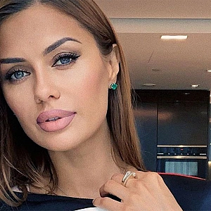 Виктория Боня опубликовала видео танца в купальнике из отпуска