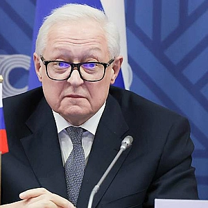 Рябков заявил о нецензурной лексике со стороны дипломатов на международных площадках