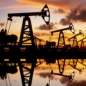 Цены на нефть отыгрывают падение после резкого снижения в конце прошлой недели