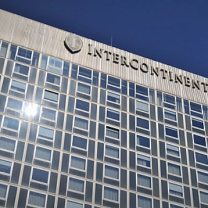 Российская и украинская делегации прибыли в отель InterContinental в Женеве для переговоров