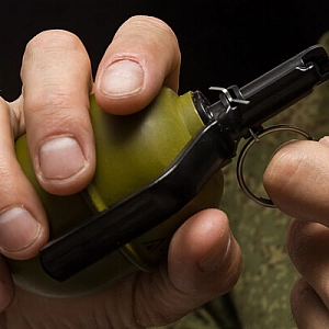 В Екатеринбурге на железнодорожных путях обнаружили боевую гранату