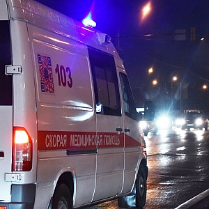 Женщина погибла после удара дрона по автомобилю в Сватове