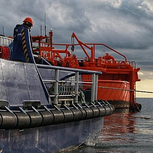 Казахстан заявил о стабильных поставках нефти по КТК после атаки в Новороссийске