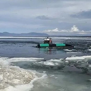 Пять человек погибли при опрокидывании катера на Байкале