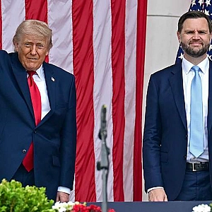 Трамп стал чаще видеть Джей Ди Вэнса своим возможным преемником