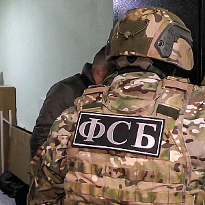 ФСБ сообщила о задержании двух россиян по подозрению в подготовке теракта и диверсии