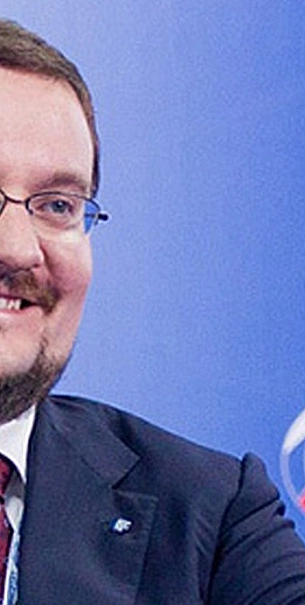 Британский акцент друга Голиковой: из бюджета по госконтрактам и к спонсорам ВСУ?