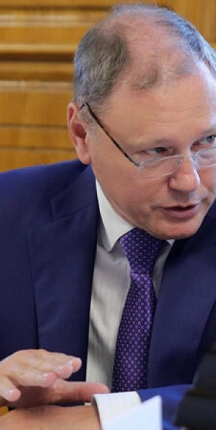 Дырка от бублика или кипрский демарш: куда уплыли капиталы замгубернатора Ревенко?