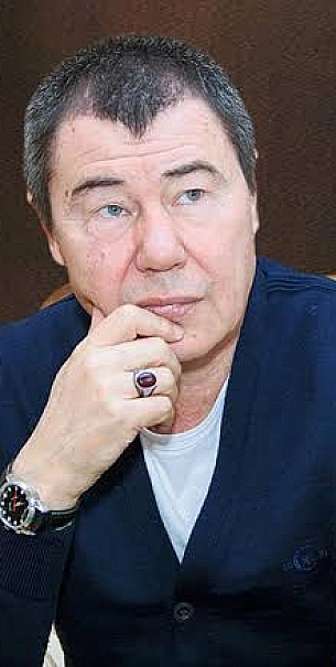 Кошелек для семьи Кабаевой: от госконтрактов до экс-сотрудника Штази