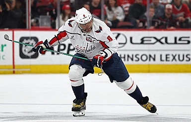 Овечкин продлил голевую серию до трех матчей и довёл рекорд НХЛ до 904 шайб