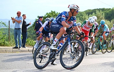 Микель Ланда снялся с «Тура Страны Басков» после столкновения с машиной скорой помощи