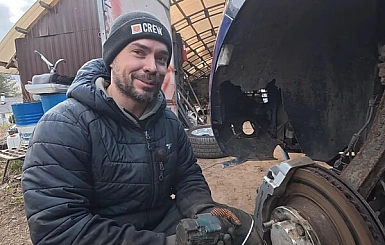 Блогер Игорь Рязанцев попал в аварию на редком Chevrolet El Camino в Санкт-Петербурге
