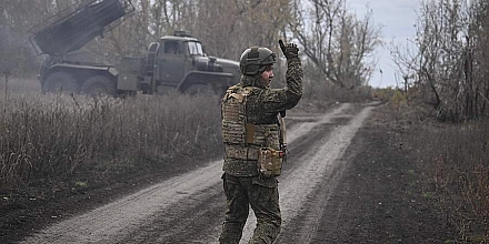 Минобороны: российские войска продолжают зачистку Красноармейска и Димитрова