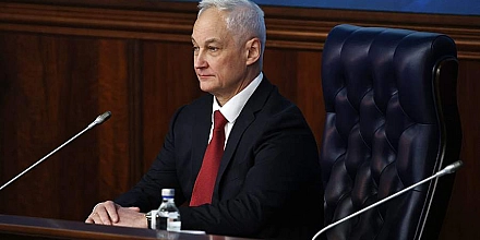 Андрей Белоусов ознакомился с мобильным комплектом закрытой связи и новыми разработками БПЛА