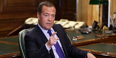 Медведев назвал Ормузский пролив «ядерным оружием» Ирана