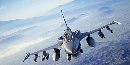 ВС РФ уничтожили F-16 и Mirage на аэродроме Долгинцево в Кировоградской области