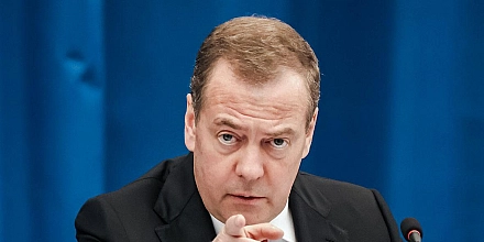 Медведев резко ответил на заявления политиков из стран Балтии
