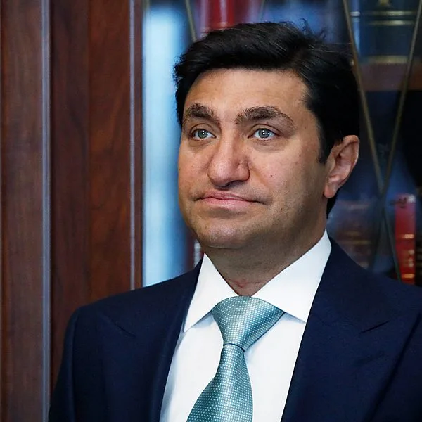 Год Нисанов прикрылся китайским