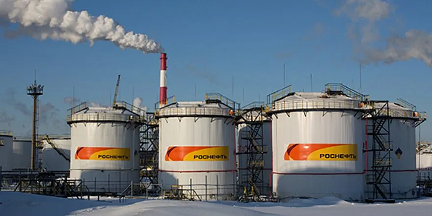 Великобритания внесла «Роснефть» и «ЛУКОЙЛ» в обновленный санкционный список