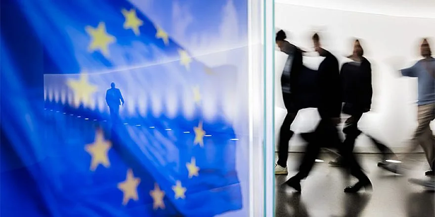 Постпреды ЕС одобрили 20-й пакет санкций против России и кредит Украине на €90 млрд