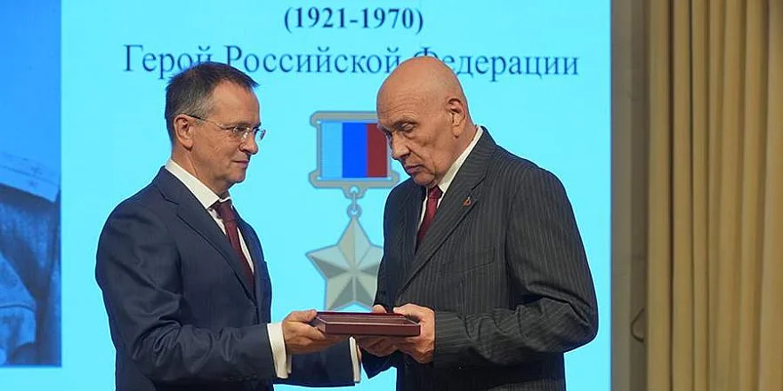 Внуку советского героя Алексея Береста вручена «Золотая Звезда» Героя России