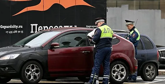 В России предложили вдвое увеличить штраф за управление автомобилем без водительских прав