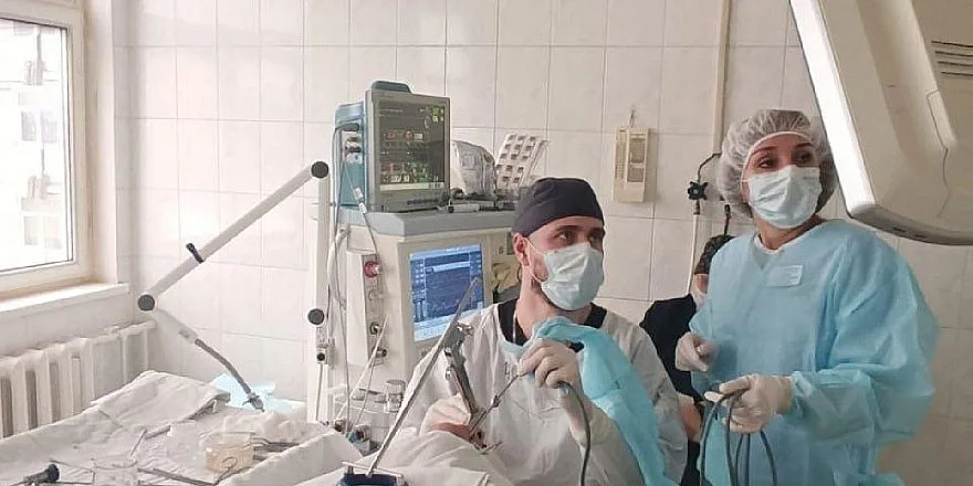 Москвичу понизили голос с помощью операции: врачи устранили «мутационный фальцет»